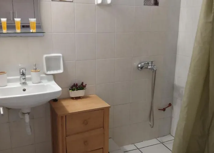 Natalie 3 Cozy And Cool